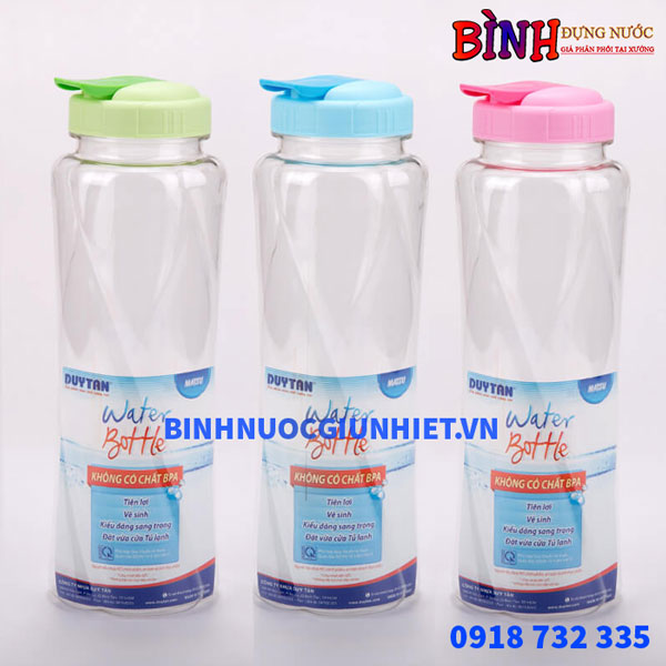 binh dung nuoc nhua duy tan 700